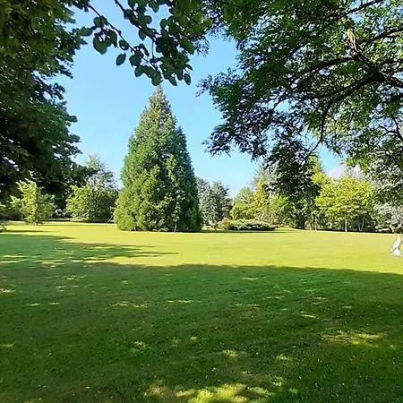 홈스테이 La Roulotte Du Parc