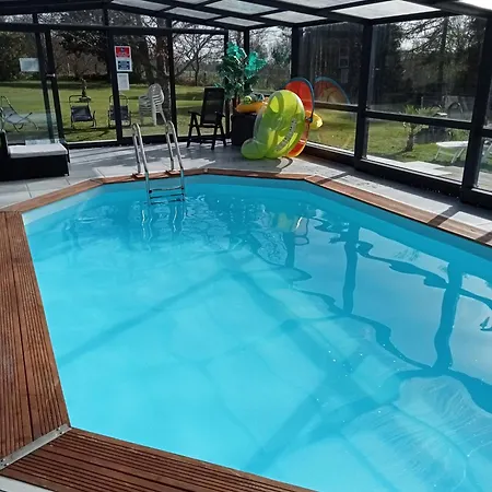 La Roulotte Du Parc Homestay Saint-Priest-des-Champs