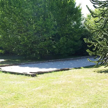 La Roulotte Du Parc Homestay *