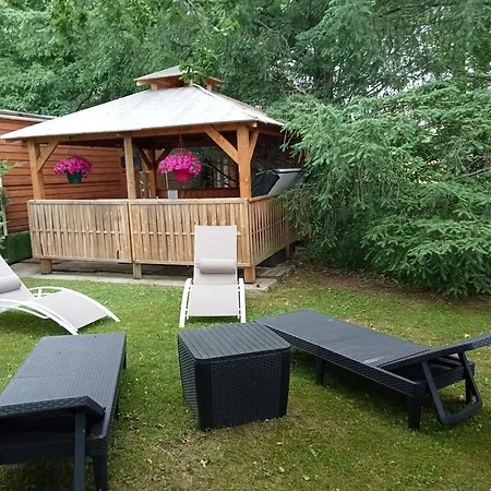 La Roulotte Du Parc Homestay Saint-Priest-des-Champs