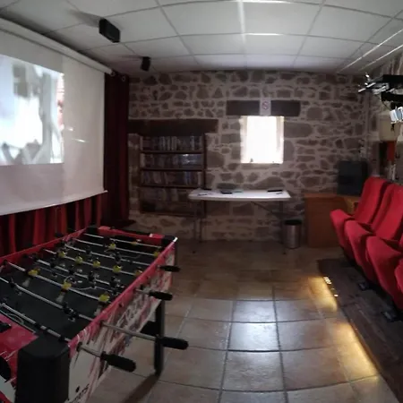La Roulotte Du Parc Homestay Saint-Priest-des-Champs