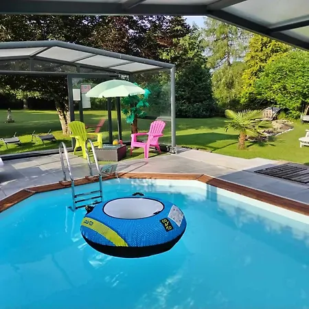 Homestay La Roulotte Du Parc Saint-Priest-des-Champs