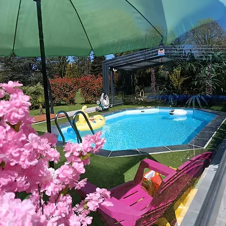 홈스테이 La Roulotte Du Parc