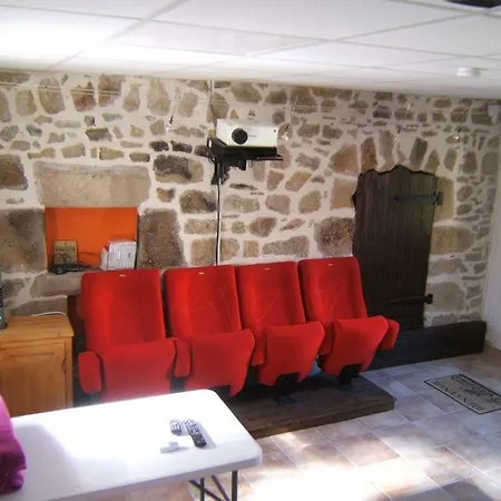 La Roulotte Du Parc * Saint-Priest-des-Champs